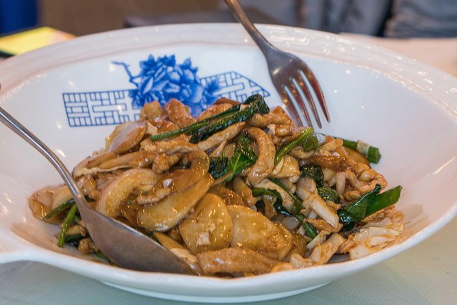 Downtown Vancouver Asian Food Tour by Vancouver Foodie Tours - Stop 3: MUJI and robot barista Jarvis (not just a shopping break)