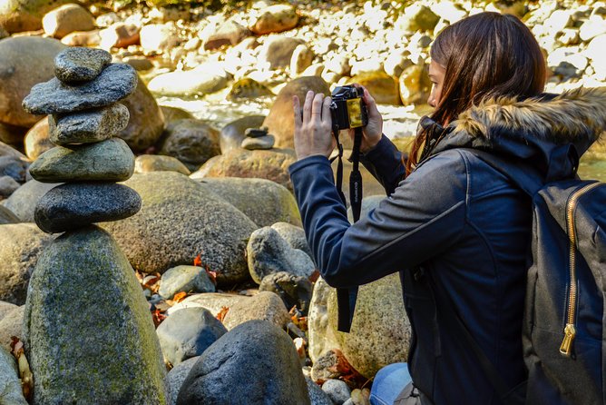 Photography & Hiking in Nature - Granville Island market lunch: a color break for your photos and your schedule