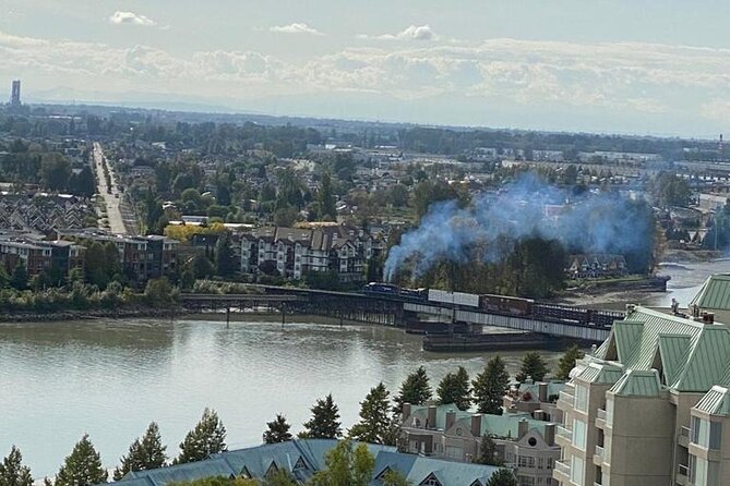 Private Guided Grand City Tour in Vancouver with your luggage - English Bay to Stanley Park: beaches, art, and the sea-wall rhythm