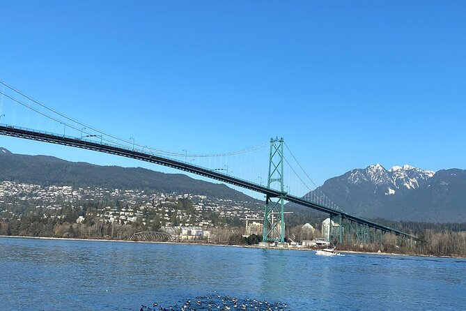 Private Guided Grand City Tour in Vancouver with your luggage - The North Shore in one day: North Vancouver, West Vancouver, and British Properties views