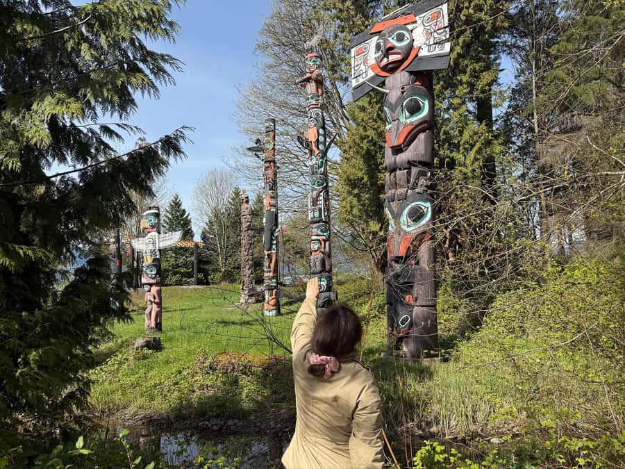 Stanley Park CarTour:SmallGroup/Comfort&CheaperThan BikeTour - From pickup to Rose Garden and the Historic Pavilion vibe