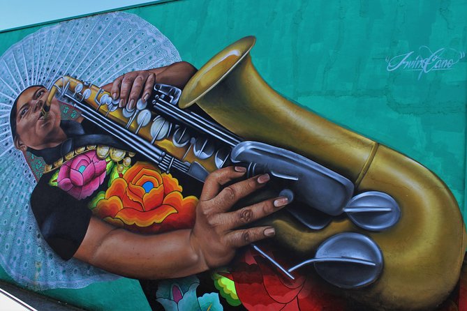 Street Art and Craft Beer 2 in 1 Walking Tour Vancouver - Mount Pleasant back alleys: rotating art and darker corners