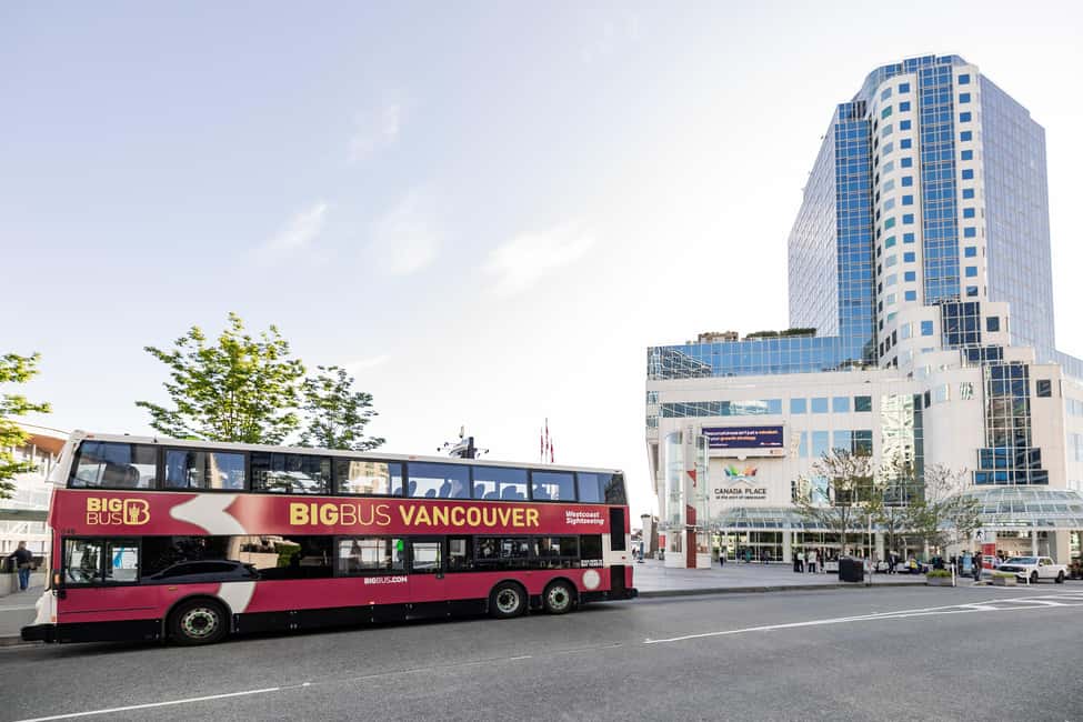 Sunset Bus Tour: Stanley Park & English Bay Photostops - Downtown again: one last guided loop before you head back
