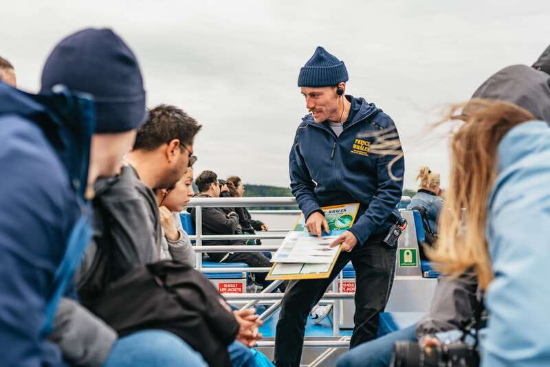Vancouver: Covered Whale Watching Adventure with Free Photos - Free photos and hot drinks: the value add that feels almost too nice