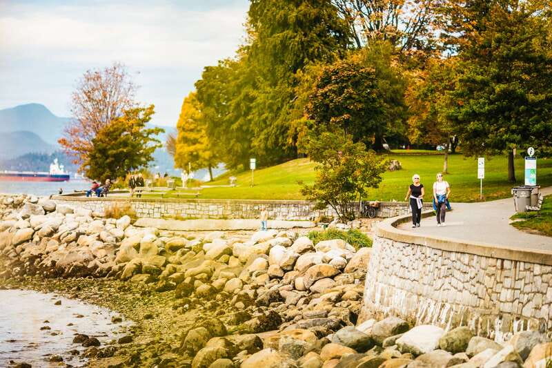 Vancouver: Hop-on Hop-off Sightseeing Tour with 10 Stops - Key things that make this tour worth your time
