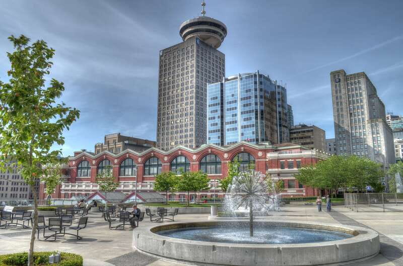 Vancouver: Private Walking Tour with a Local - Photo Stops and Scenic Walking: Getting the Best Angles Without Overthinking