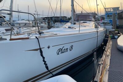 Vancouver Sailing Experience on a 50 foot Sailboat - Your 11:00 a.m. motor run into Burrard Inlet: Coal Harbour and downtown angles