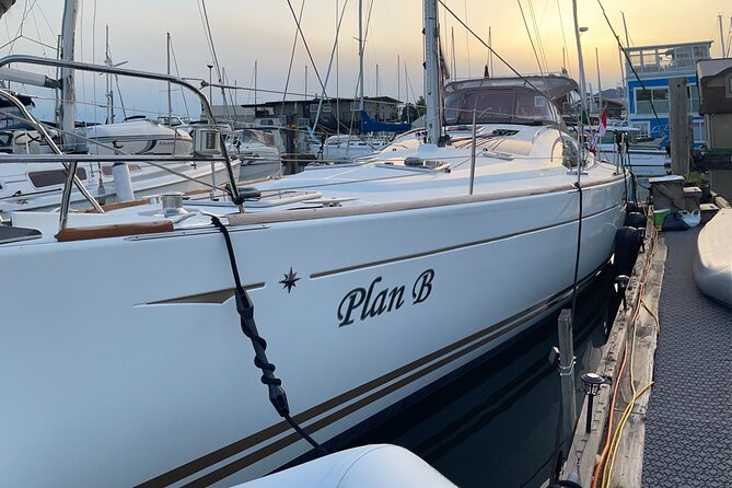 Vancouver Sailing Experience on a 50 foot Sailboat - Your 11:00 a.m. motor run into Burrard Inlet: Coal Harbour and downtown angles