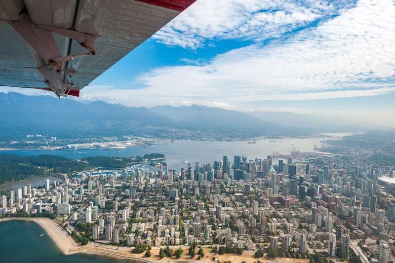 Vancouver: Scenic Panorama Seaplane Tour - Horseshoe Bay and the North Shore feeling of scale