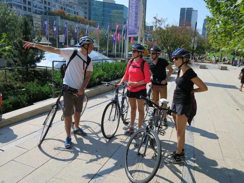 Vancouver: Stanley Park & Downtown Bike Tour - English Bay to Davie Street and Mole Hill: getting your bearings fast