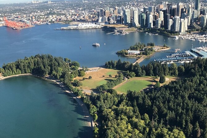 Vancouver Tours,See the City highlights at your pace - Capilano Suspension Bridge: the walk that sets the tone