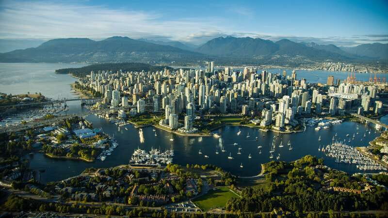 Vancouver: Waterfront Sightseeing Tour - City and Harbour - Getting wet and staying warm: what to wear on an open-air zodiac
