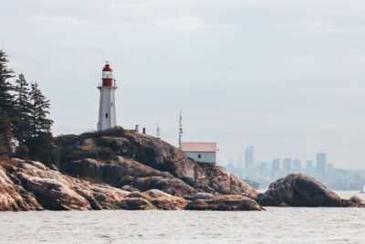 Vancouver: Waterfront Sightseeing Tour - City and Nature - The 90-minute route: False Creek to Spanish Banks (with West Vancouver views)
