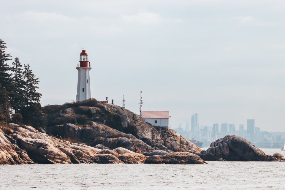 Vancouver: Waterfront Sightseeing Tour - City and Nature - Logistics you should plan for: meeting point, check-in, and warm gear