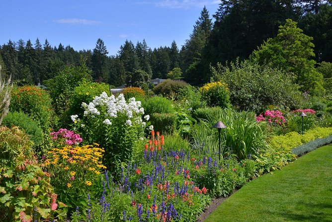 Victoria & Butchart Gardens Tour with Gulf Islands Cruise Ferry - Coach comfort, group size, and what to pack for a 13-hour day